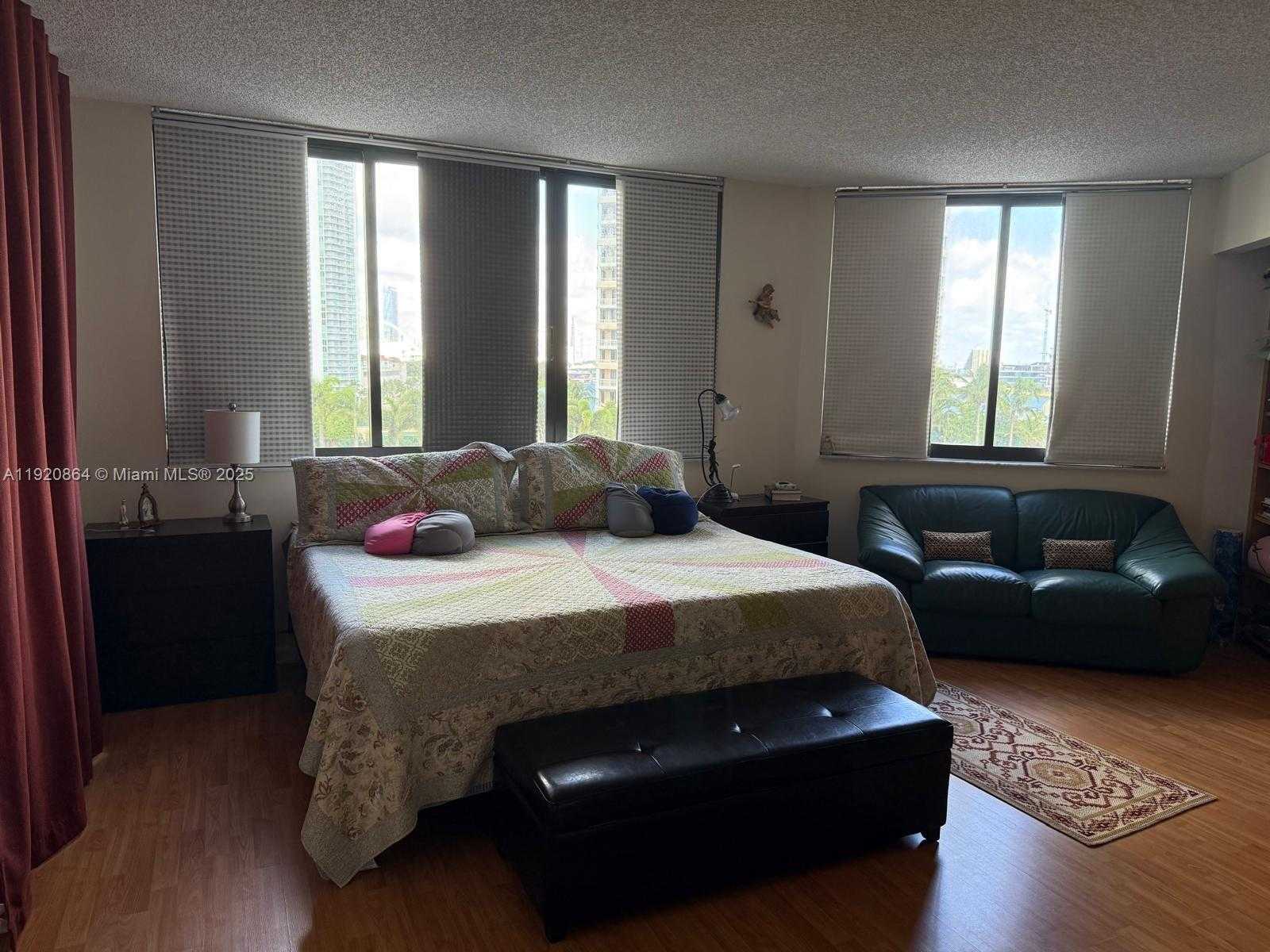 Small Image of 540 BRICKELL KEY DR #910, Miami Number 8