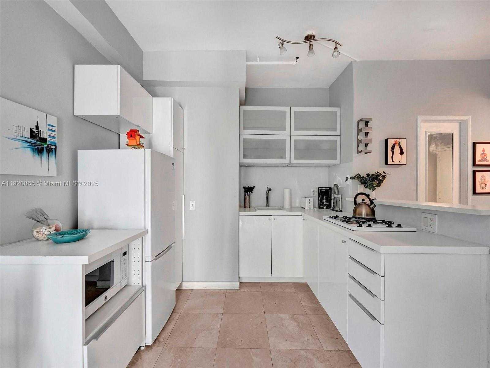 Small Image of 255 WEST 24TH ST #306, Miami Beach Number 8