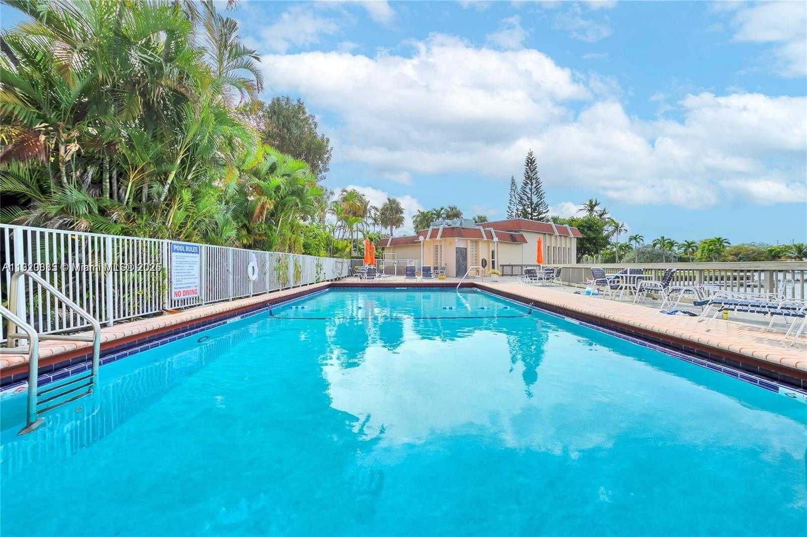 Imagen de Pequeño Objeto