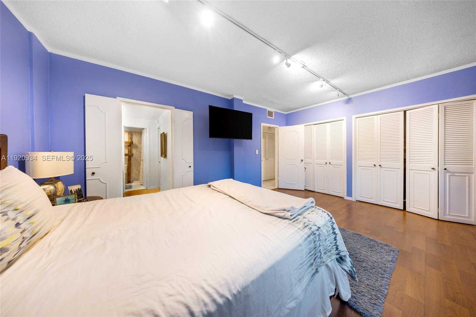 Small Image of 9381 EAST BAY HARBOR DR #504N, Bay Harbor Islands Number 20