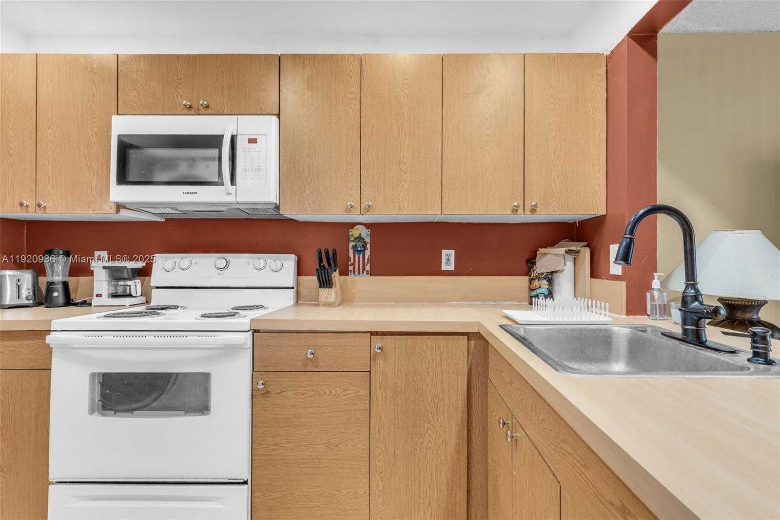 Small Image of 14865 SOUTH WEST 104TH ST #26-22, Miami Number 9