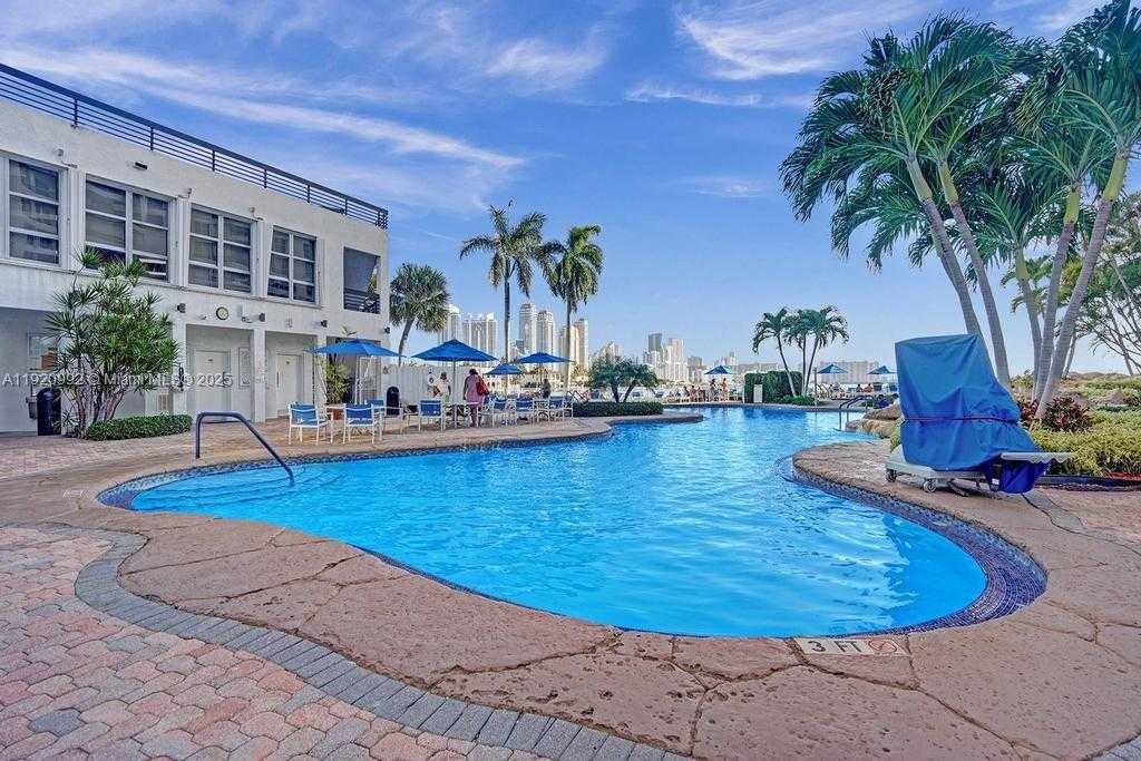 Imagen de Pequeño Objeto