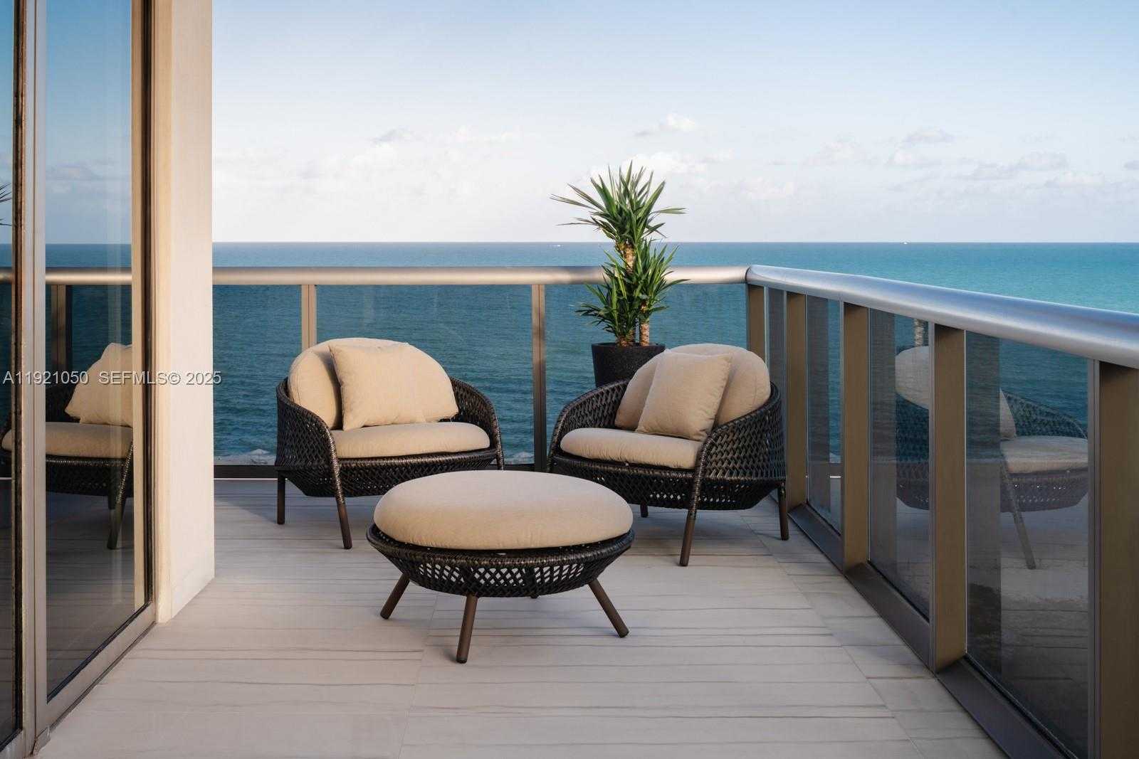 Small Image of 5875 COLLINS AVE #902, Miami Beach Number 1