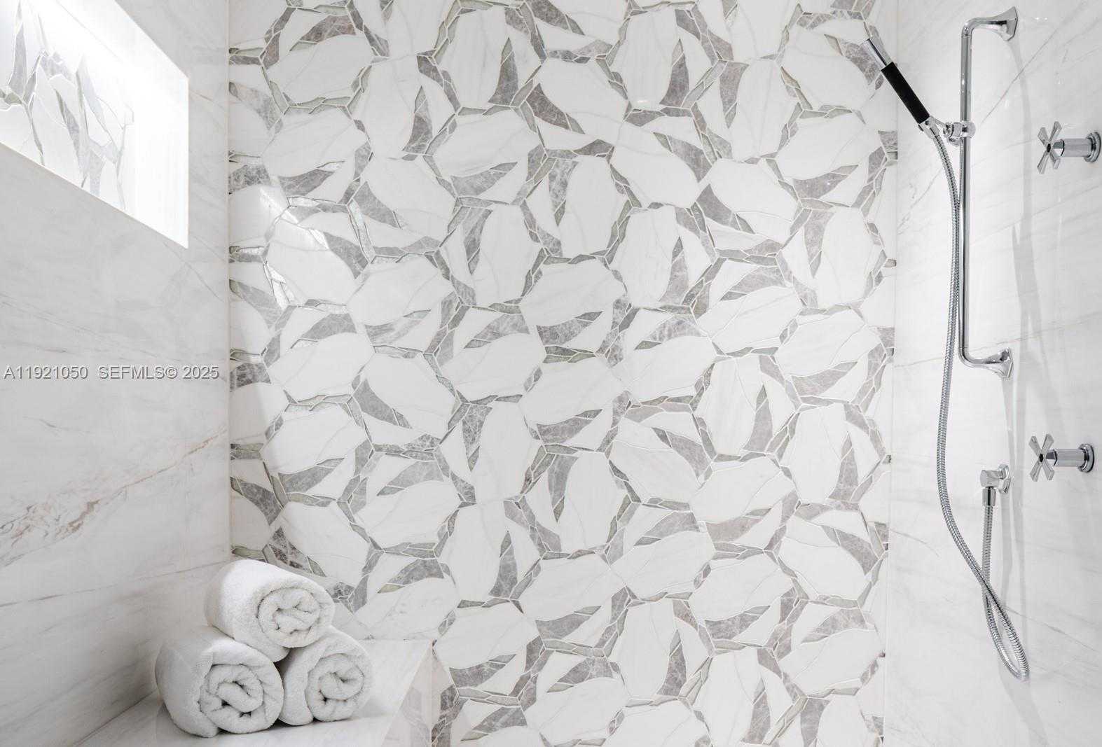 Small Image of 5875 COLLINS AVE #902, Miami Beach Number 11