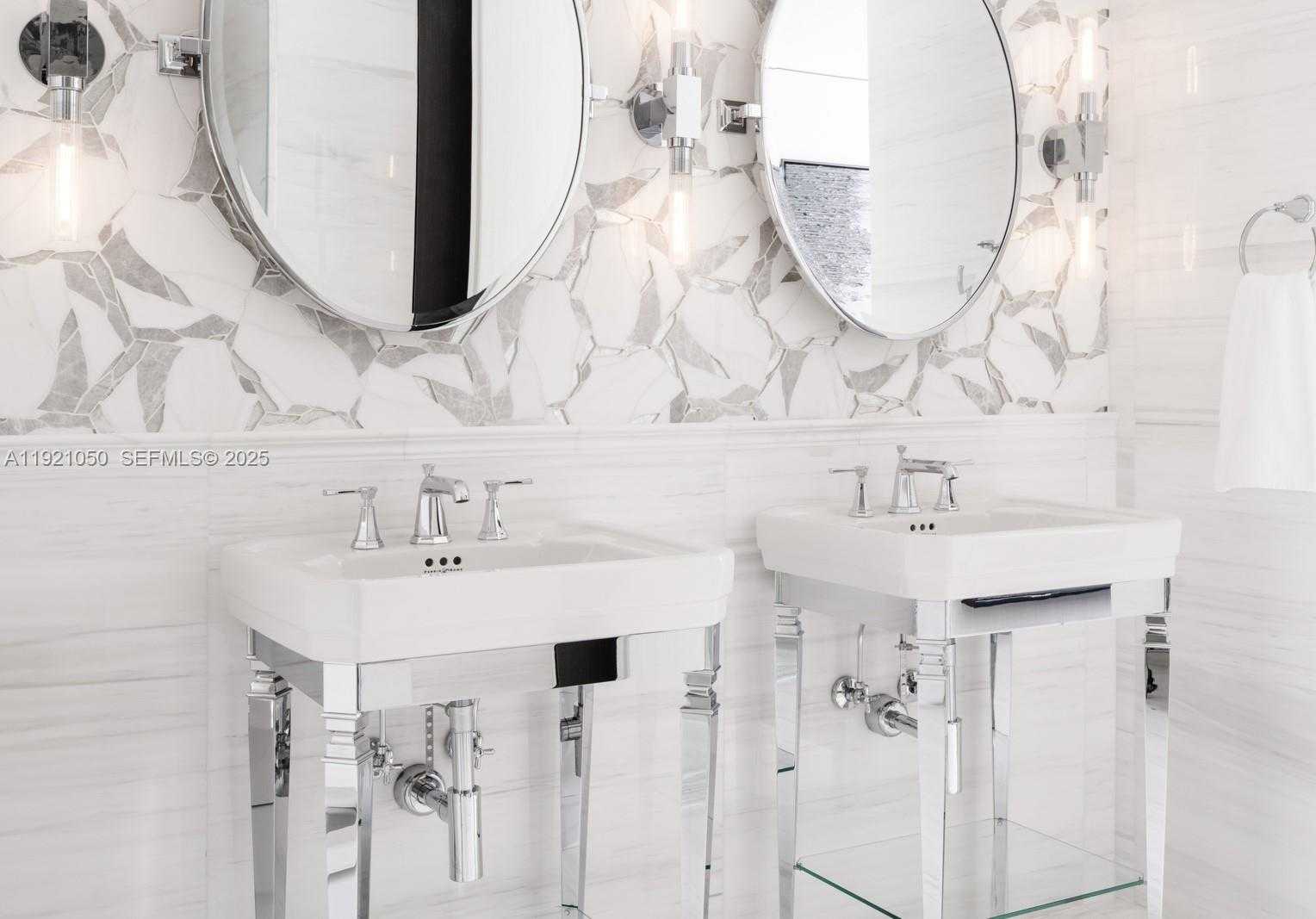 Small Image of 5875 COLLINS AVE #902, Miami Beach Number 12