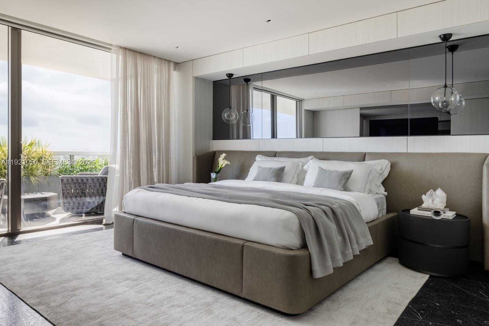 Small Image of 5875 COLLINS AVE #902, Miami Beach Number 13