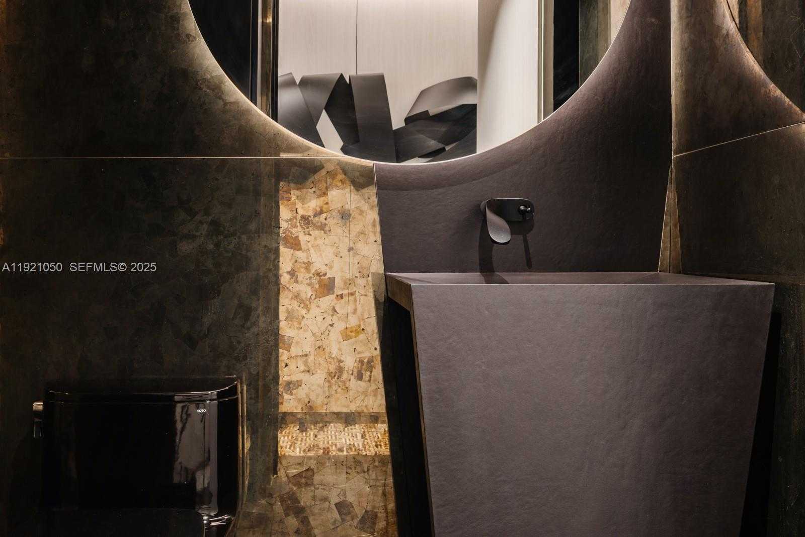 Small Image of 5875 COLLINS AVE #902, Miami Beach Number 14