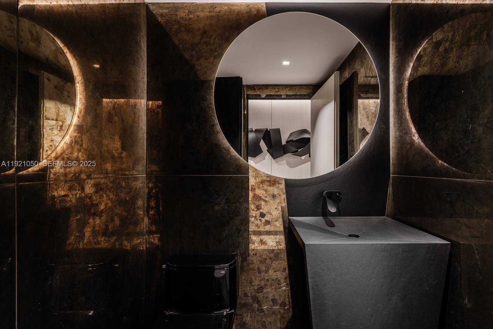 Small Image of 5875 COLLINS AVE #902, Miami Beach Number 15