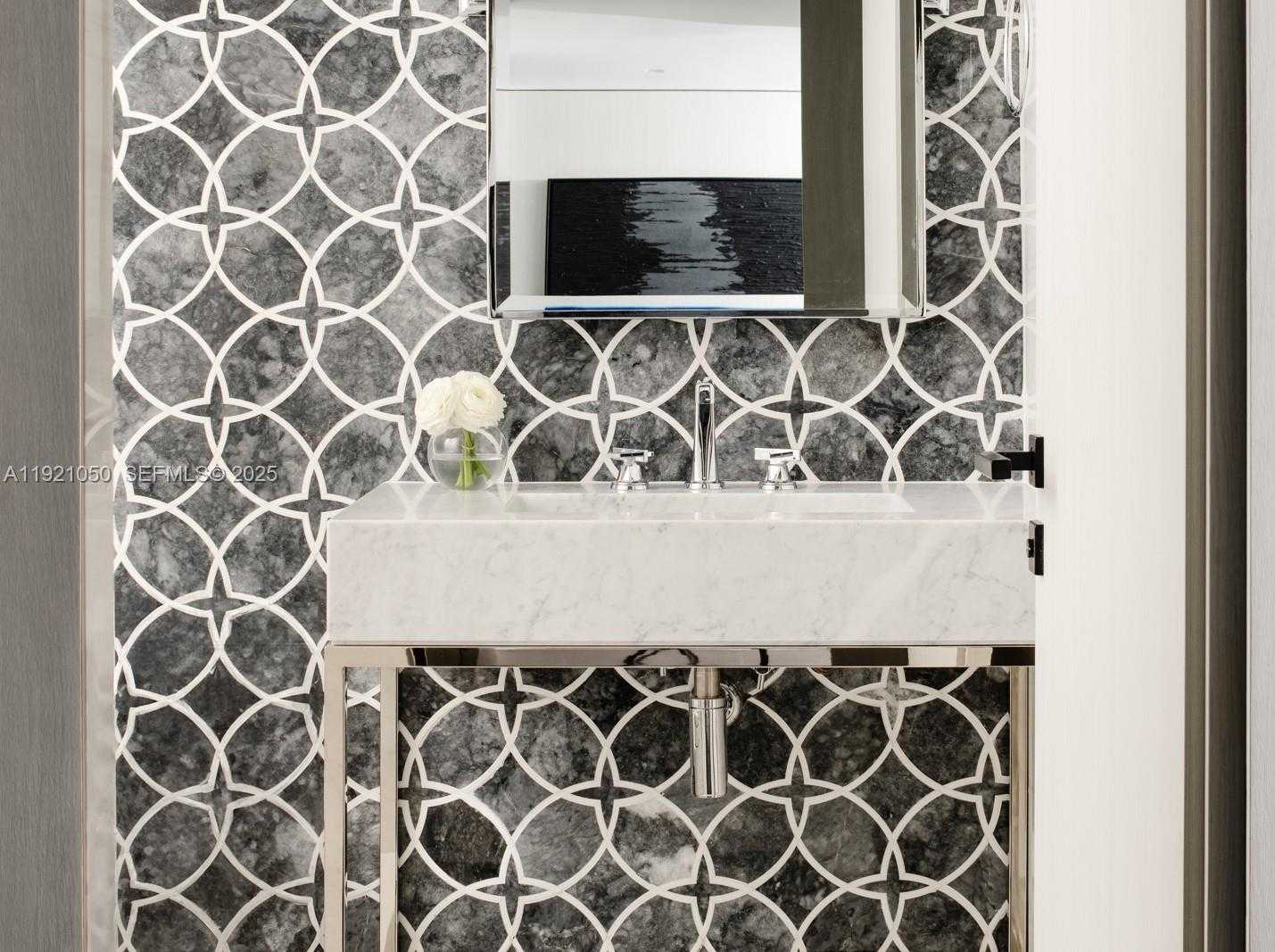 Small Image of 5875 COLLINS AVE #902, Miami Beach Number 16