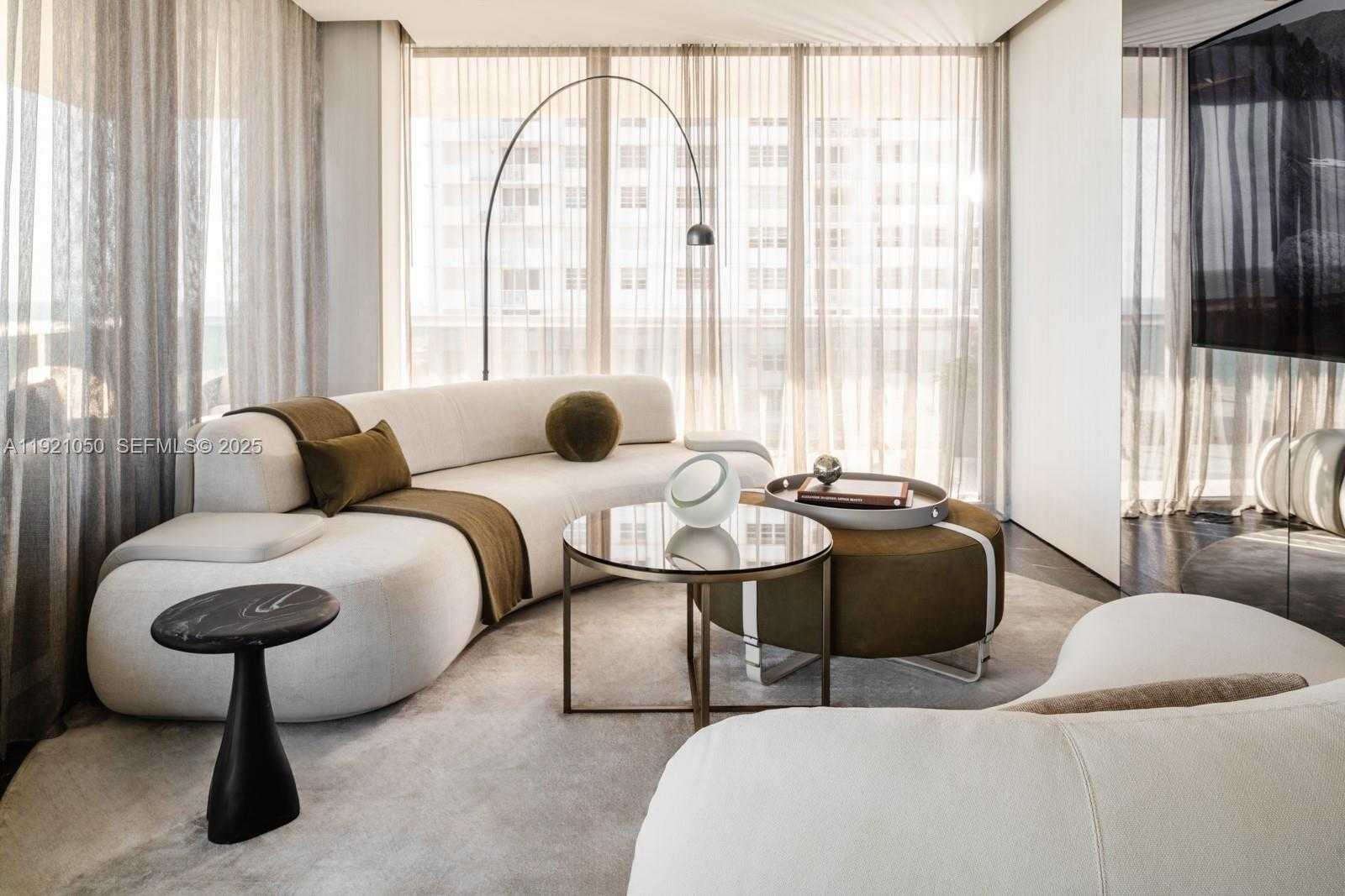 Small Image of 5875 COLLINS AVE #902, Miami Beach Number 2