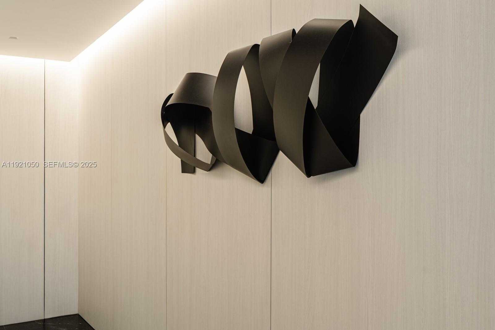 Small Image of 5875 COLLINS AVE #902, Miami Beach Number 22