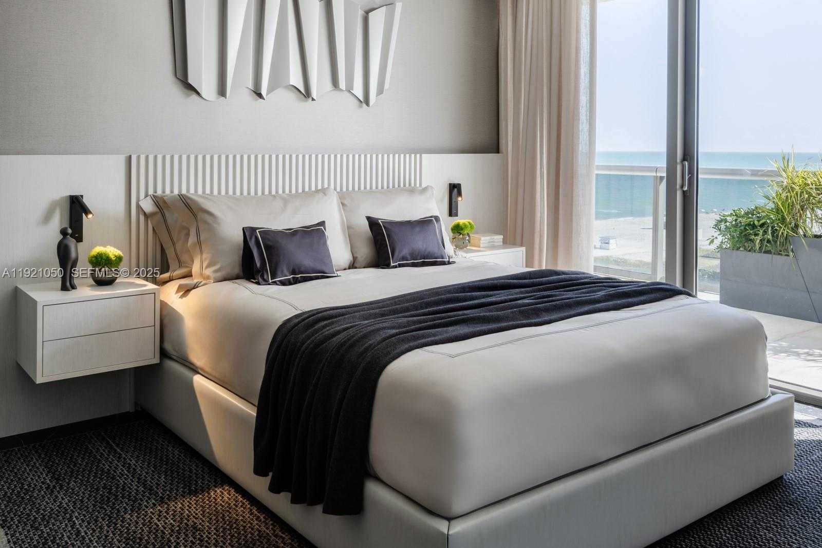 Small Image of 5875 COLLINS AVE #902, Miami Beach Number 23