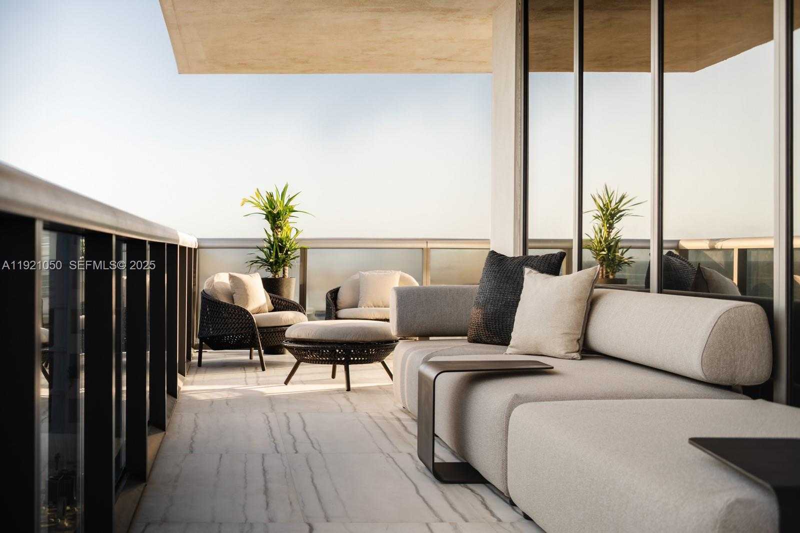 Small Image of 5875 COLLINS AVE #902, Miami Beach Number 26