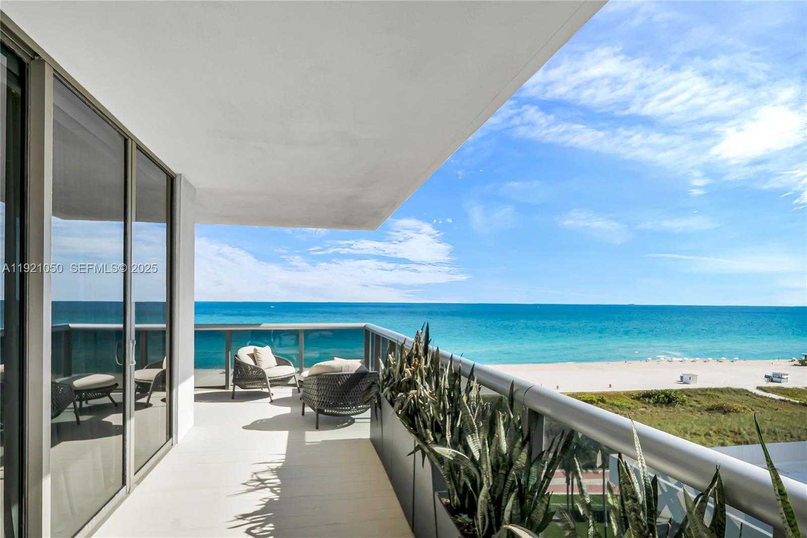 Small Image of 5875 COLLINS AVE #902, Miami Beach Number 31