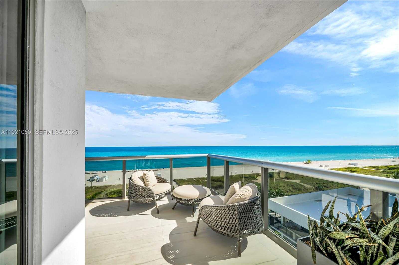 Small Image of 5875 COLLINS AVE #902, Miami Beach Number 32