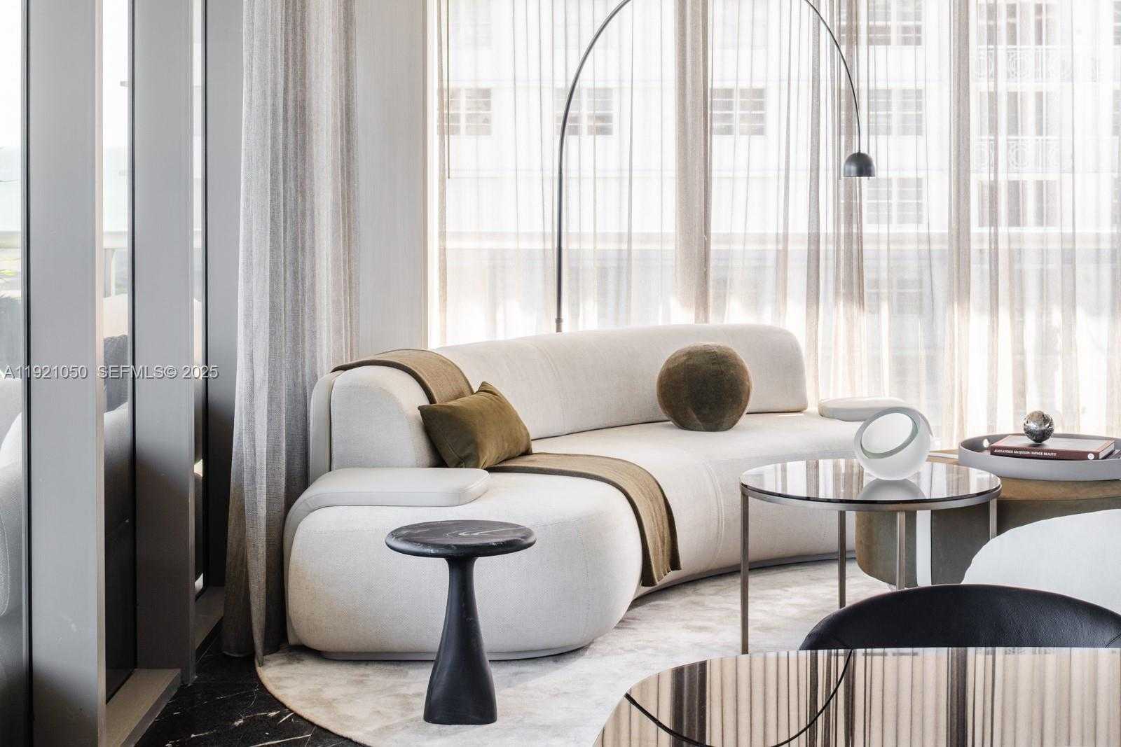 Small Image of 5875 COLLINS AVE #902, Miami Beach Number 4