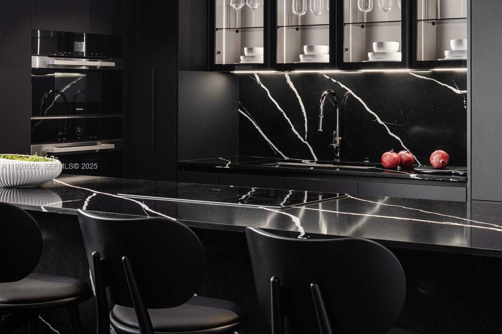 Small Image of 5875 COLLINS AVE #902, Miami Beach Number 8