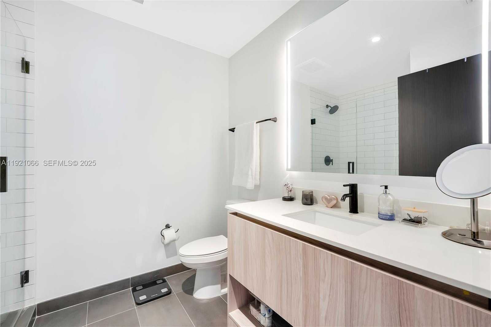 Small Image of 398 NORTH EAST 5TH ST #3709, Miami Number 15