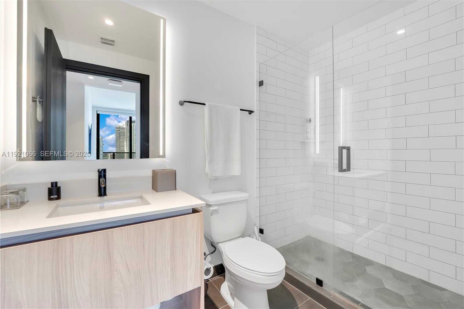 Small Image of 398 NORTH EAST 5TH ST #3709, Miami Number 18