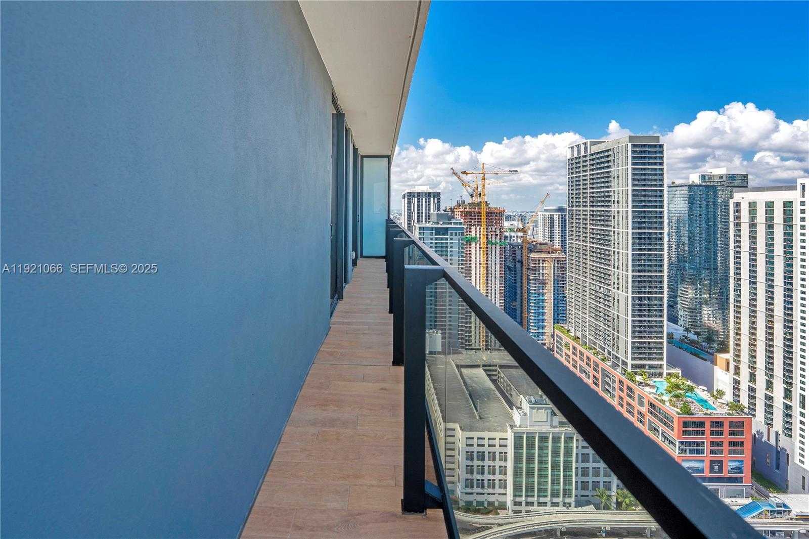 Small Image of 398 NORTH EAST 5TH ST #3709, Miami Number 22