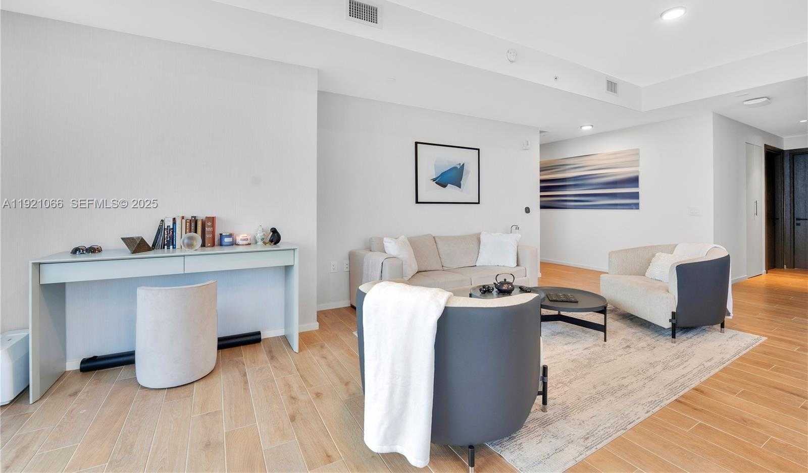 Small Image of 398 NORTH EAST 5TH ST #3709, Miami Number 6