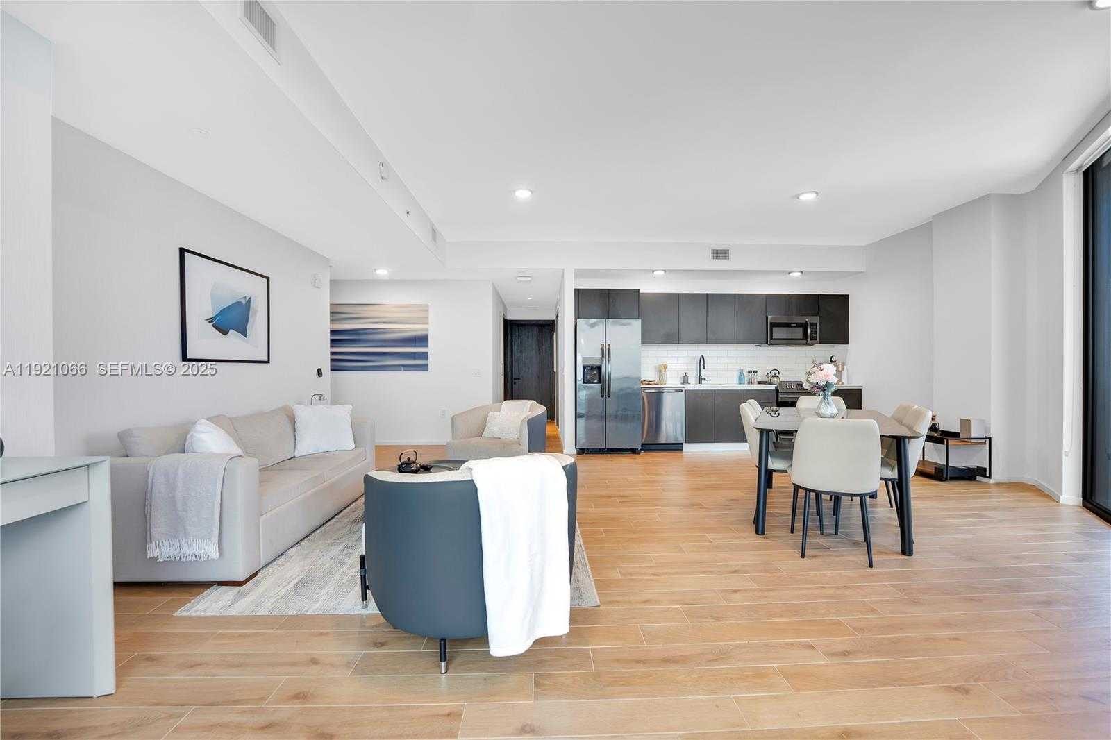 Small Image of 398 NORTH EAST 5TH ST #3709, Miami Number 7