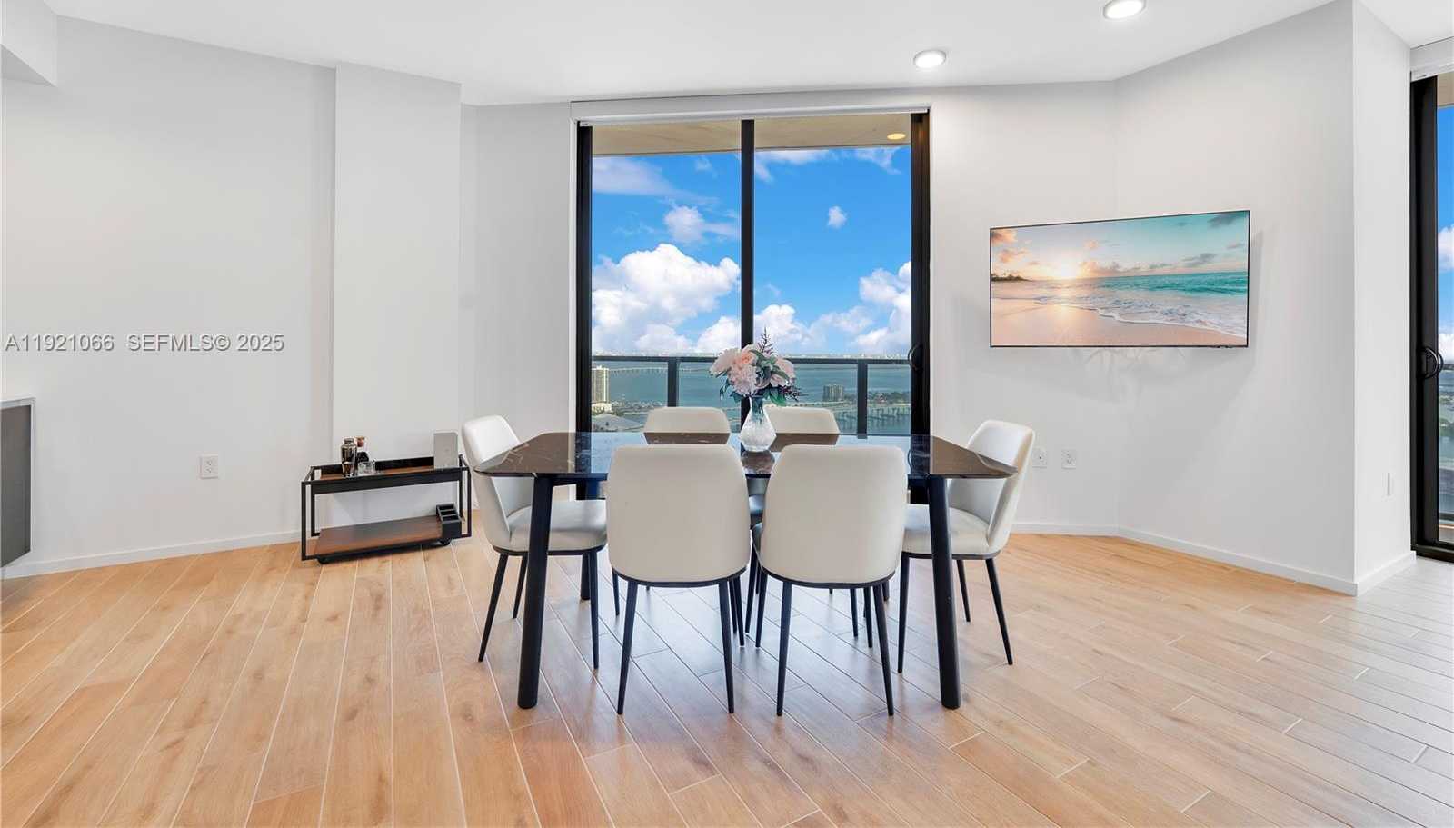 Small Image of 398 NORTH EAST 5TH ST #3709, Miami Number 9