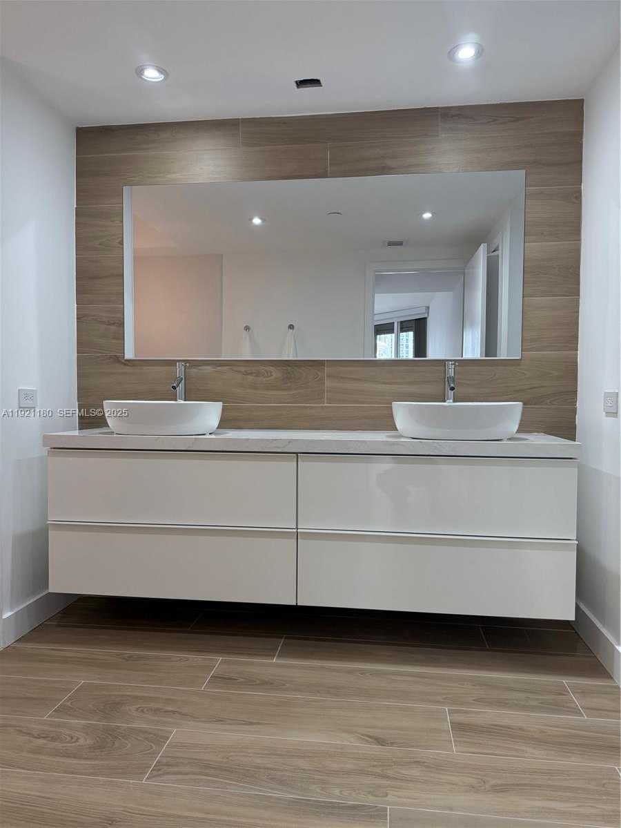 Small Image of 20191 EAST COUNTRY CLUB DR #504, Aventura Number 12