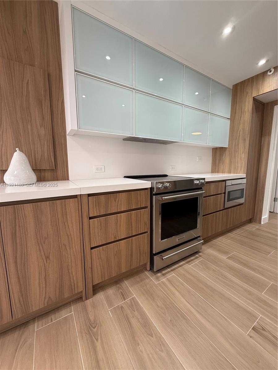 Small Image of 20191 EAST COUNTRY CLUB DR #504, Aventura Number 2