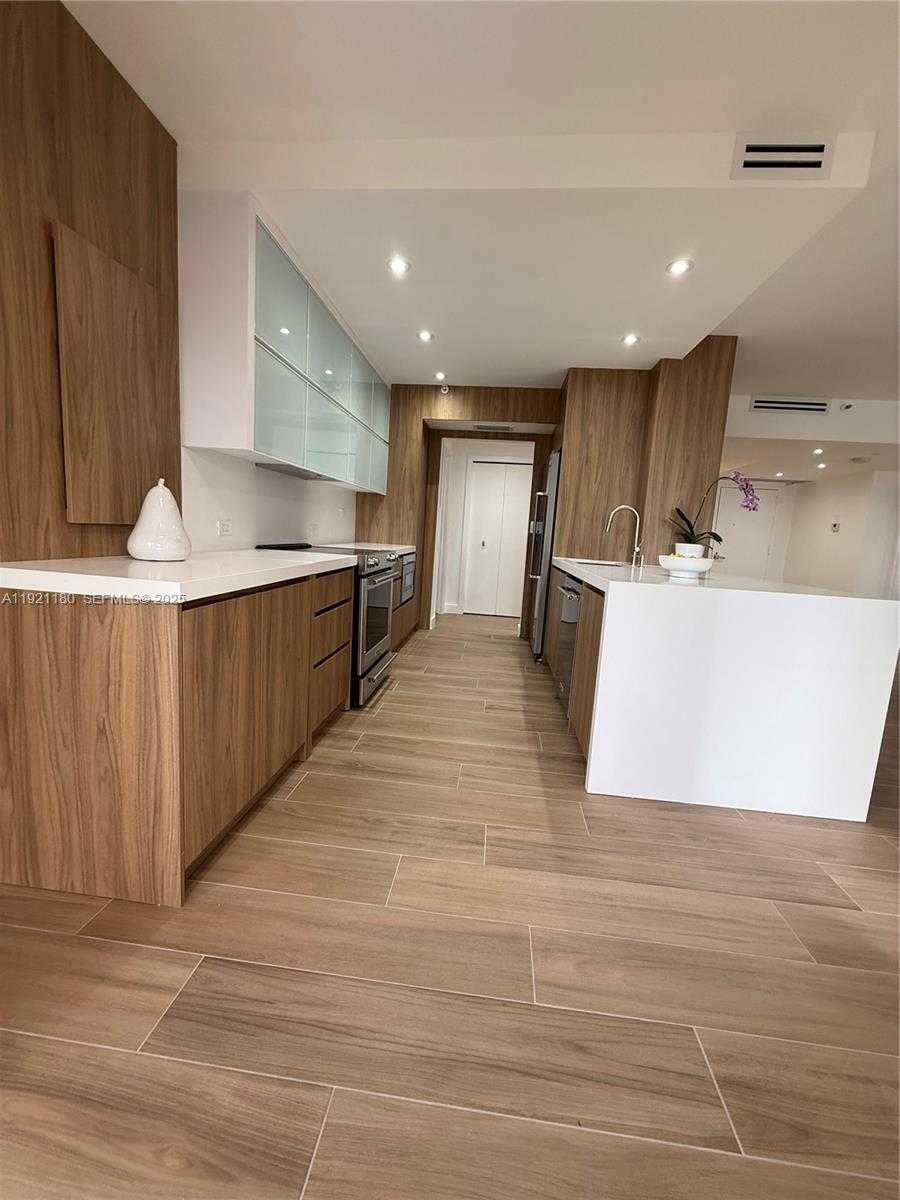 Small Image of 20191 EAST COUNTRY CLUB DR #504, Aventura Number 20