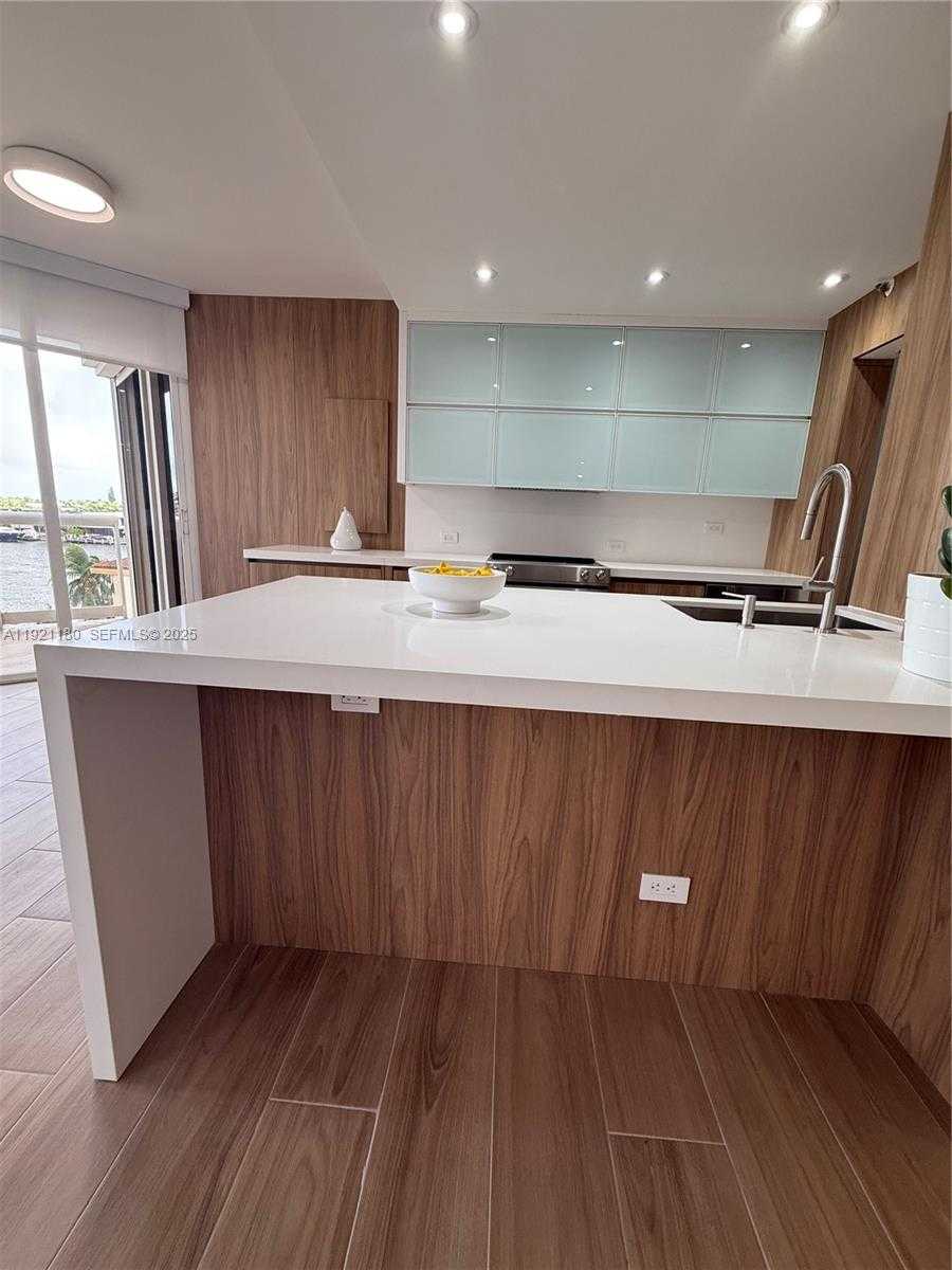 Small Image of 20191 EAST COUNTRY CLUB DR #504, Aventura Number 22