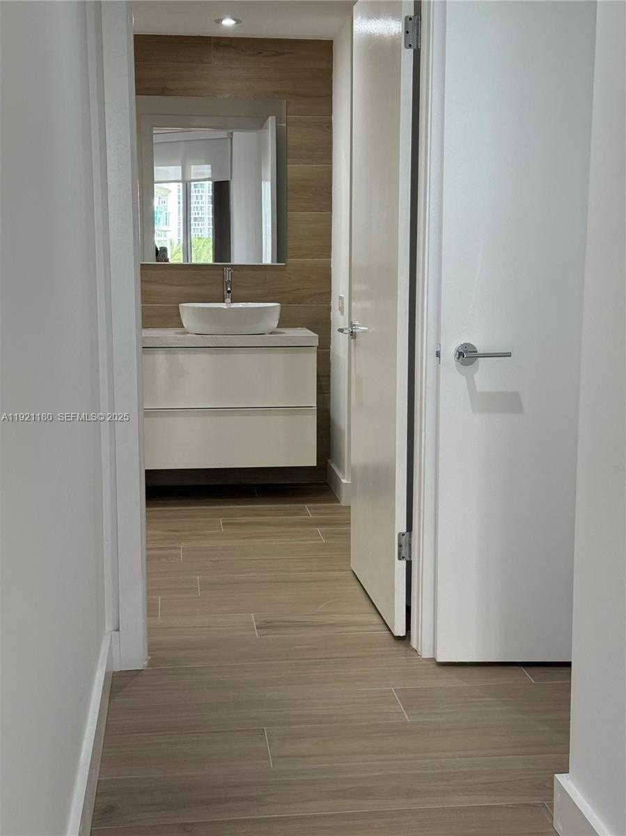 Small Image of 20191 EAST COUNTRY CLUB DR #504, Aventura Number 32