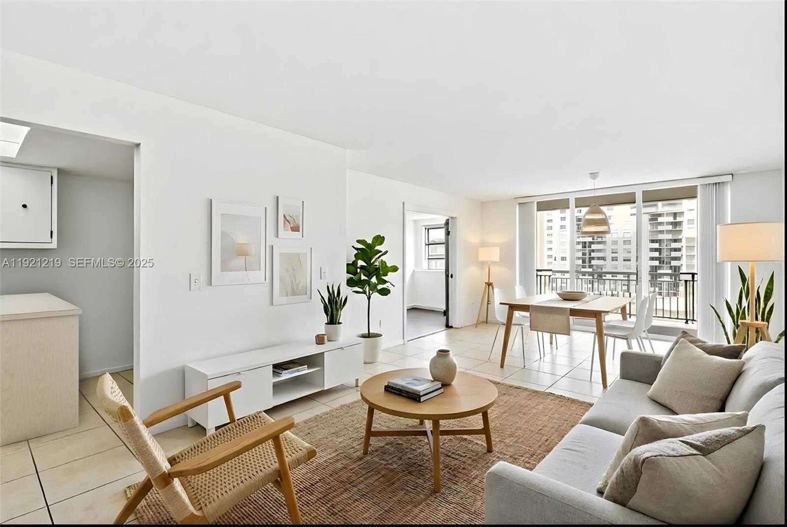 Small Image of 18071 BISCAYNE BLVD #802, Aventura Number 1