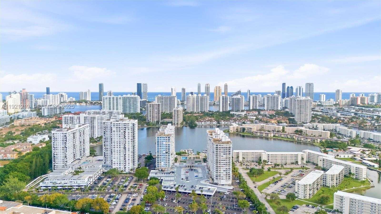 Small Image of 18071 BISCAYNE BLVD #802, Aventura Number 12