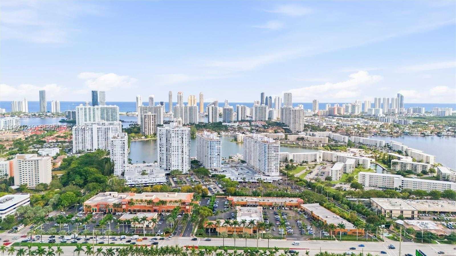 Small Image of 18071 BISCAYNE BLVD #802, Aventura Number 16