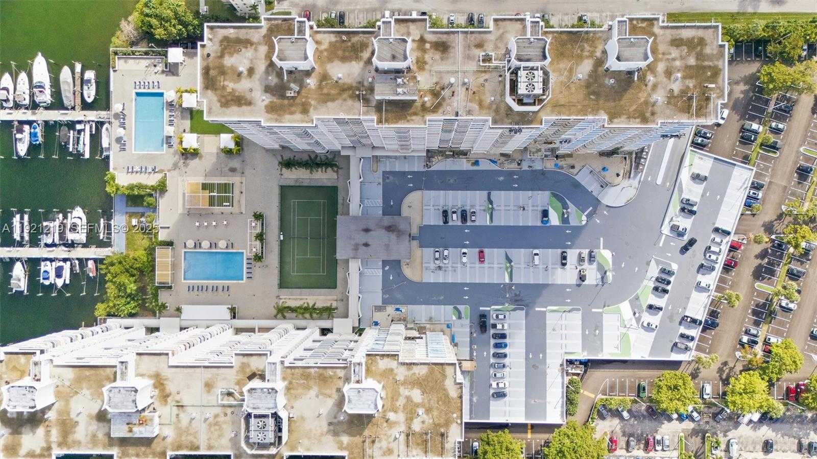 Small Image of 18071 BISCAYNE BLVD #802, Aventura Number 17