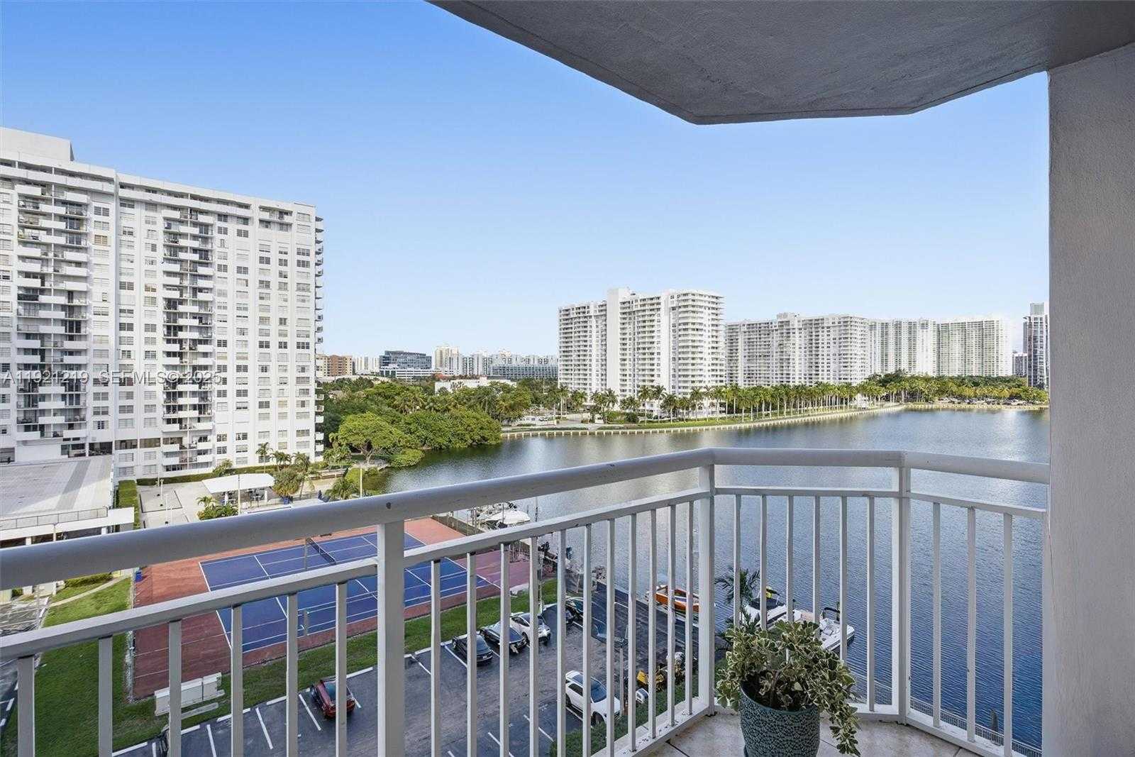 Small Image of 18071 BISCAYNE BLVD #802, Aventura Number 2