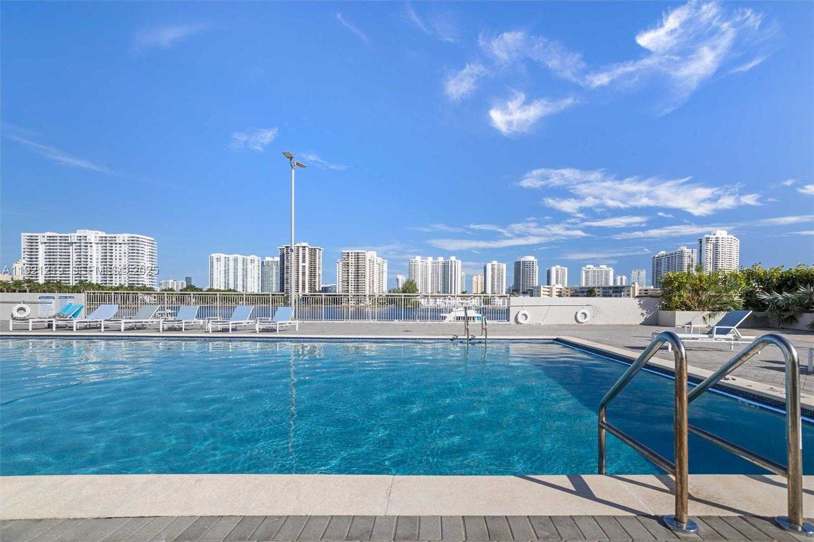 Small Image of 18071 BISCAYNE BLVD #802, Aventura Number 24