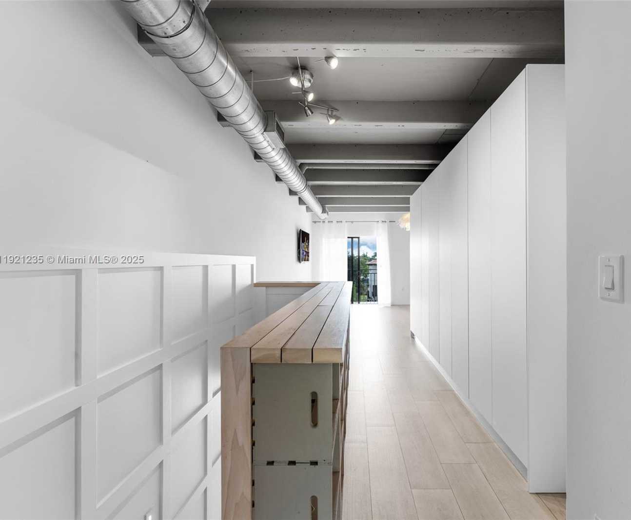 Small Image of 6901 EDGEWATER DR #315, Coral Gables Number 10