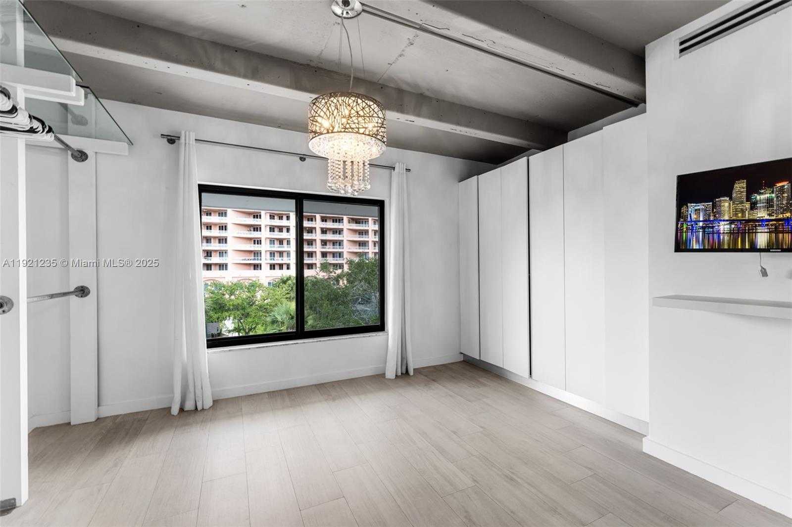 Small Image of 6901 EDGEWATER DR #315, Coral Gables Number 11