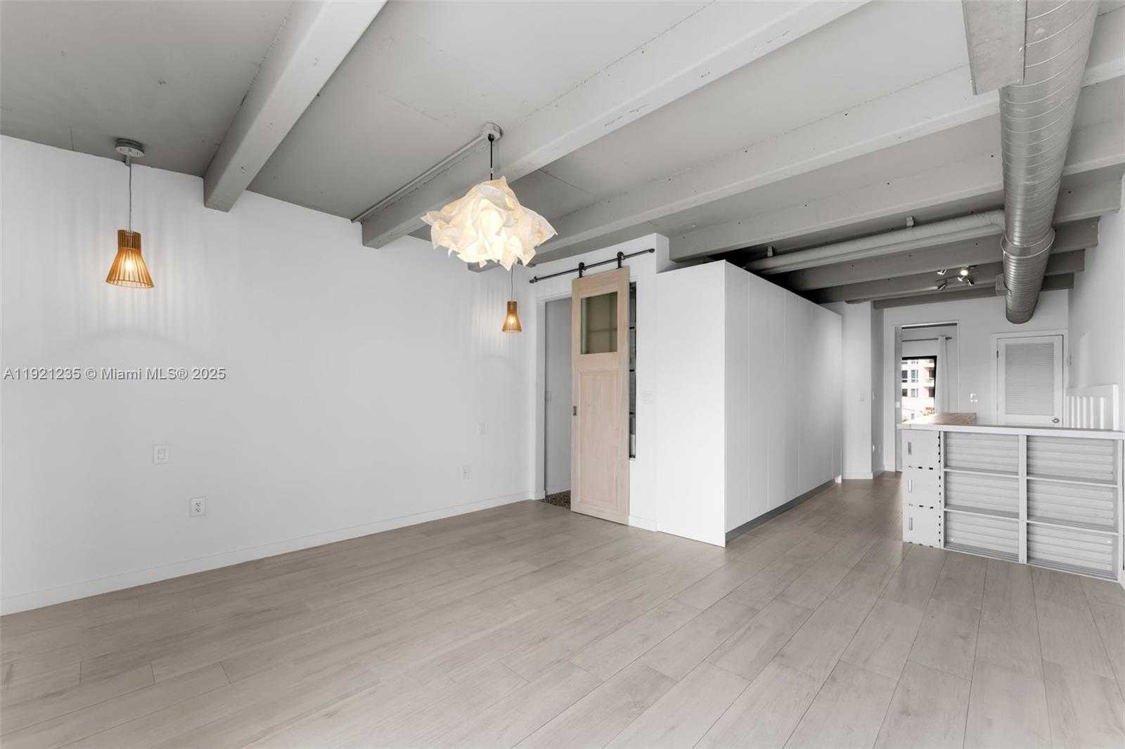 Small Image of 6901 EDGEWATER DR #315, Coral Gables Number 14