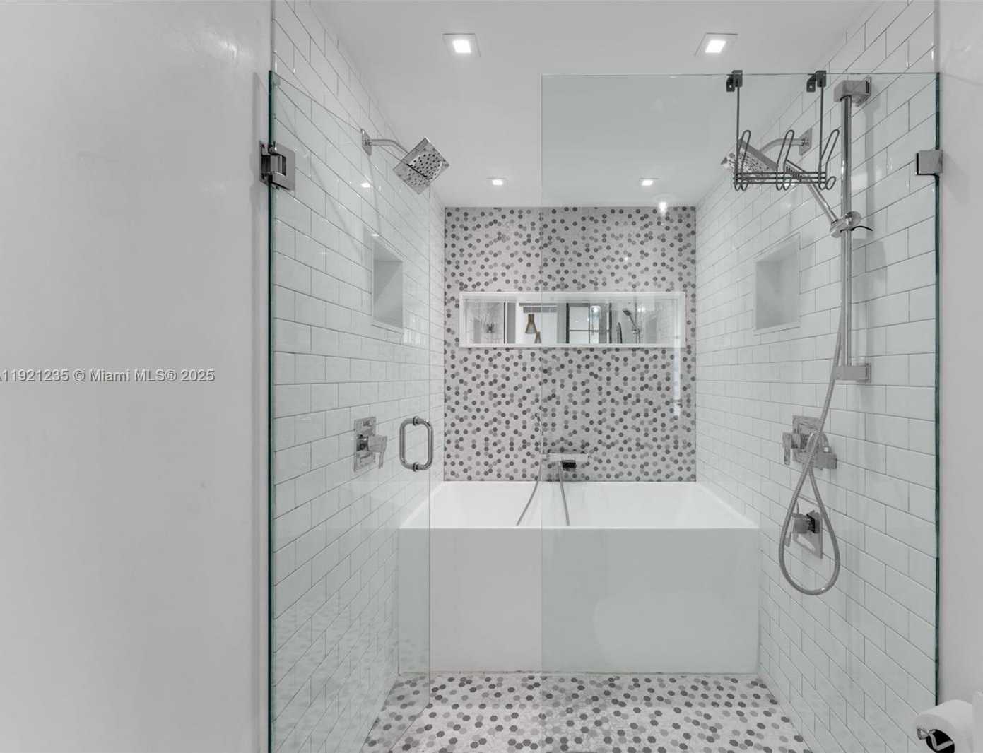 Small Image of 6901 EDGEWATER DR #315, Coral Gables Number 16