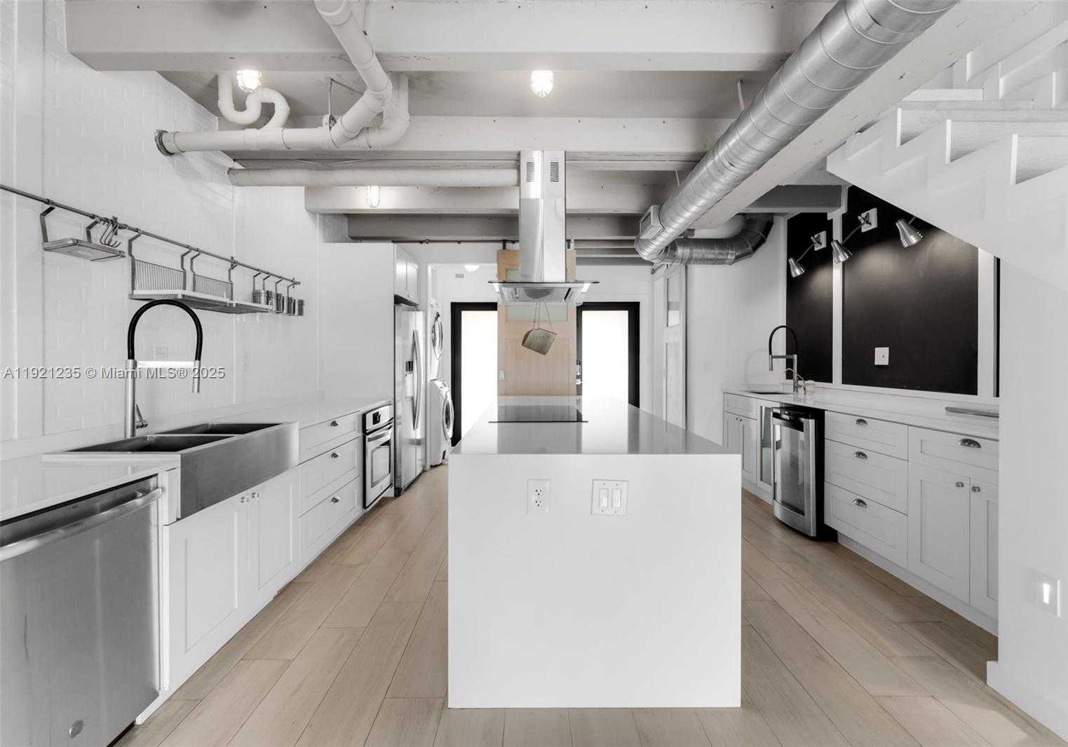 Small Image of 6901 EDGEWATER DR #315, Coral Gables Number 6