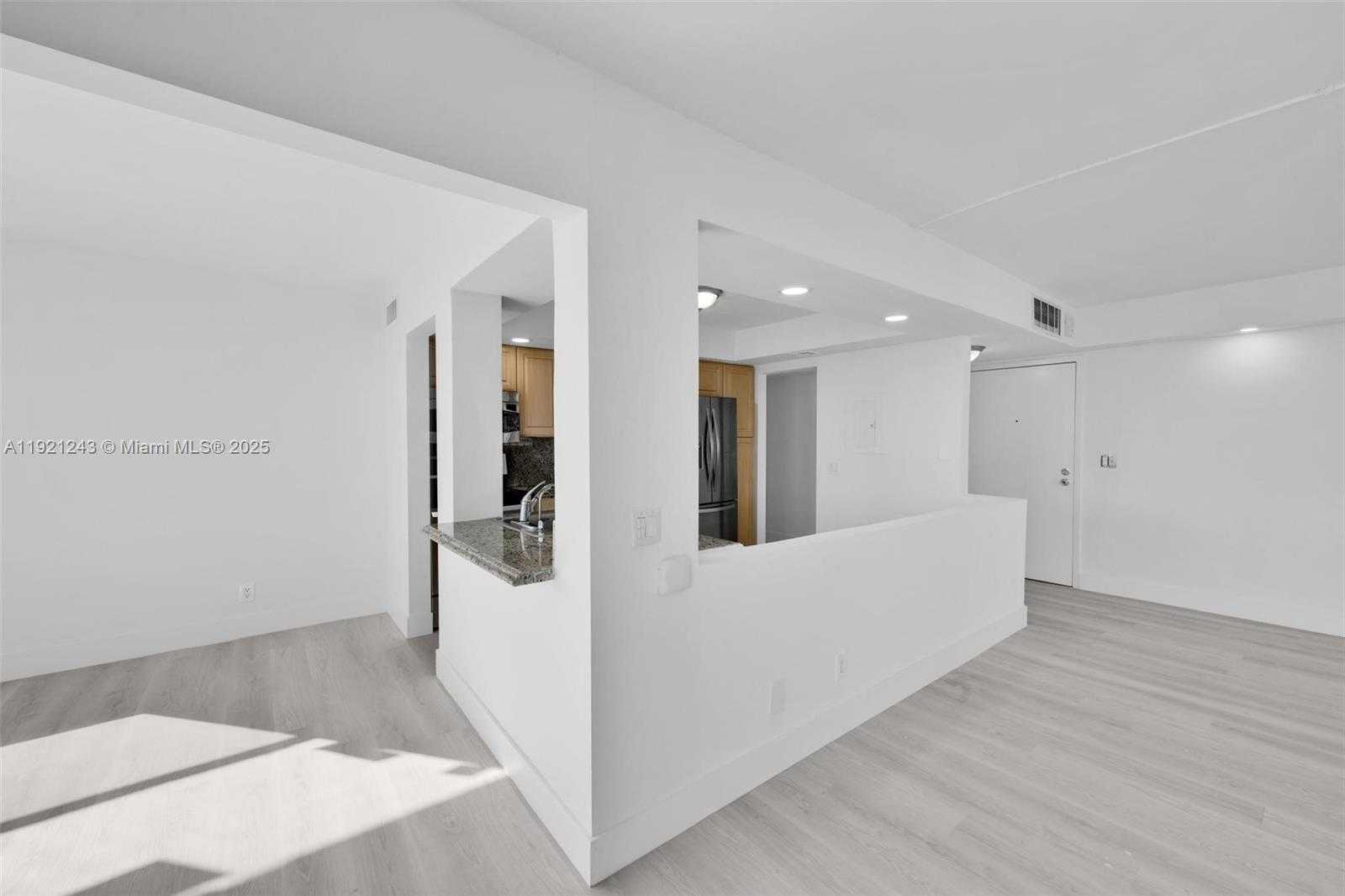Small Image of 16570 NORTH EAST 26TH AVE #2A, North Miami Beach Number 12