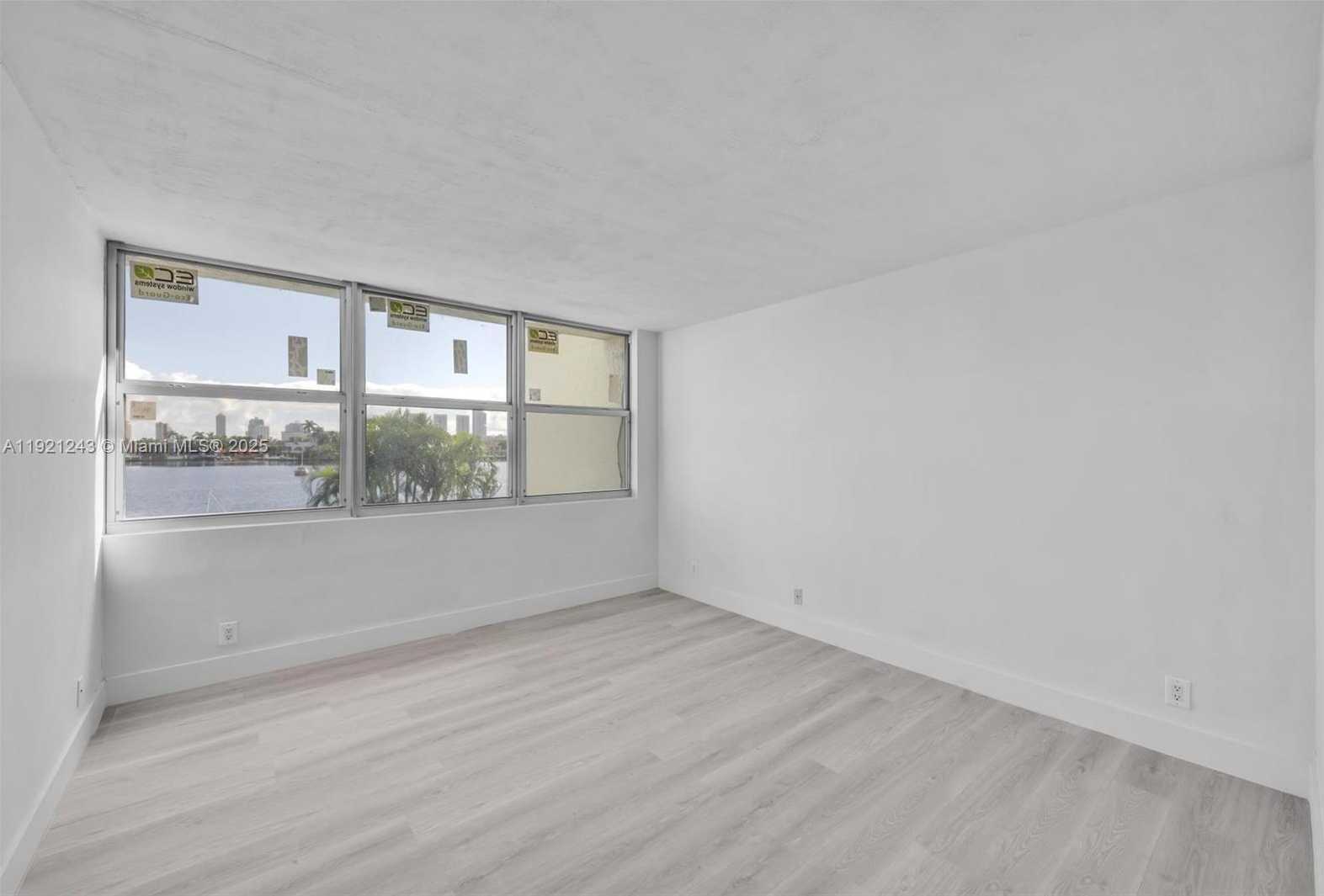 Small Image of 16570 NORTH EAST 26TH AVE #2A, North Miami Beach Number 14