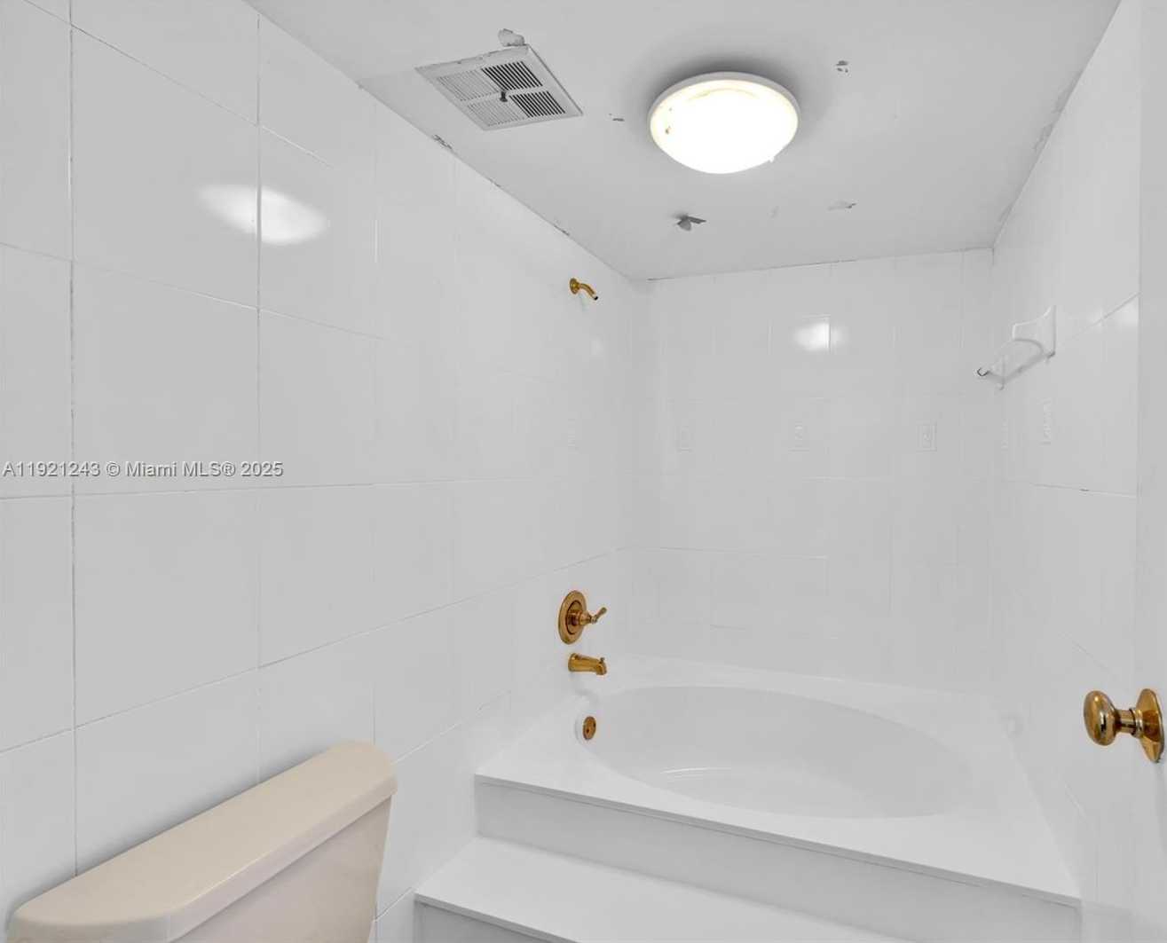 Small Image of 16570 NORTH EAST 26TH AVE #2A, North Miami Beach Number 19
