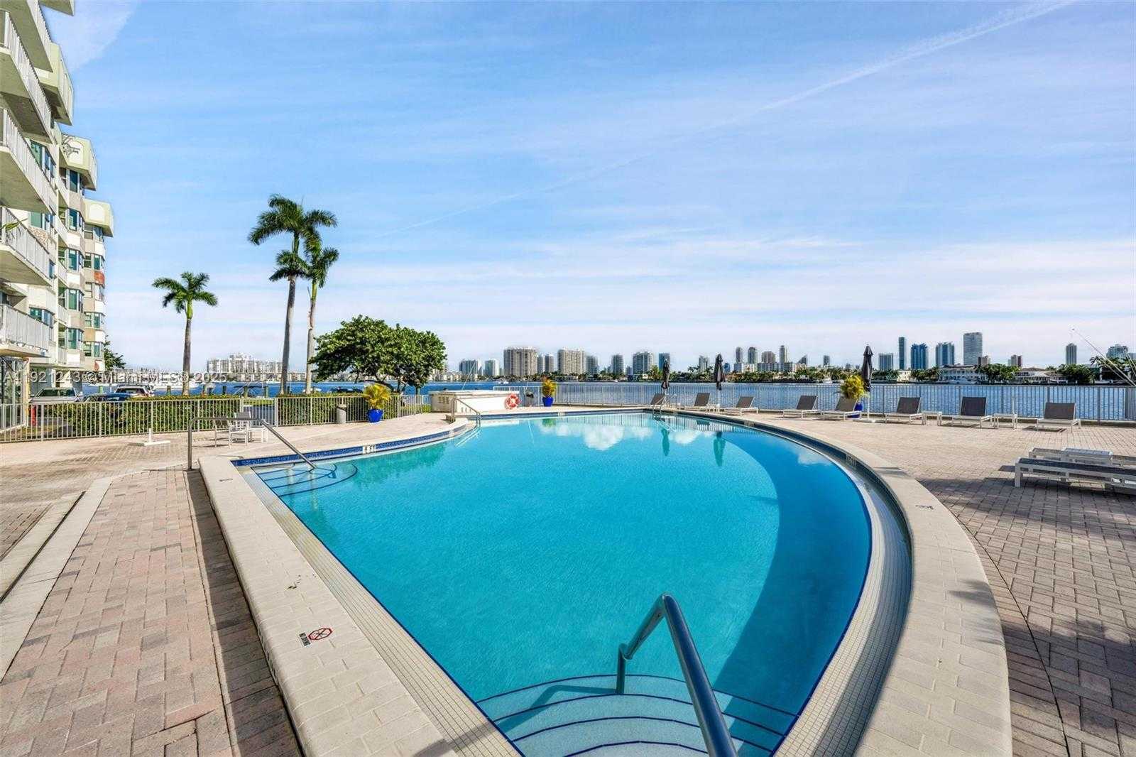 Small Image of 16570 NORTH EAST 26TH AVE #2A, North Miami Beach Number 34