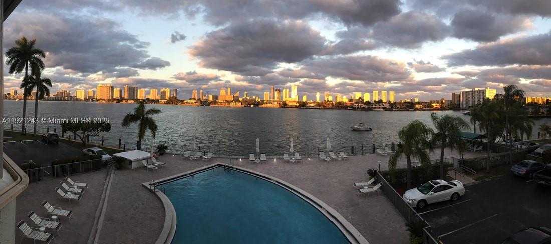 Small Image of 16570 NORTH EAST 26TH AVE #2A, North Miami Beach Number 38