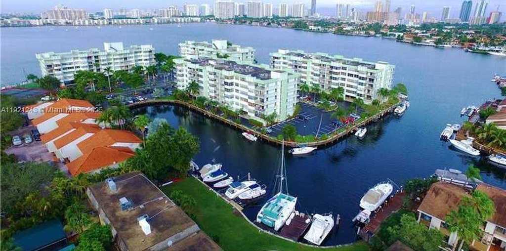 Small Image of 16570 NORTH EAST 26TH AVE #2A, North Miami Beach Number 46