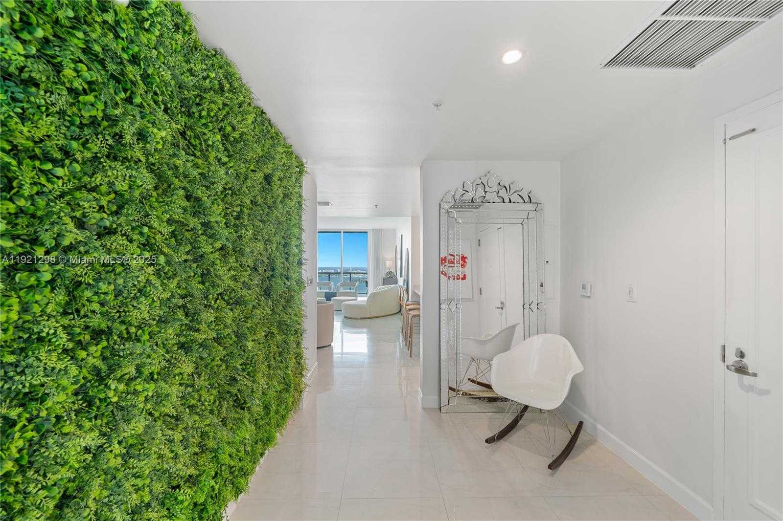 Imagen de Pequeño Objeto